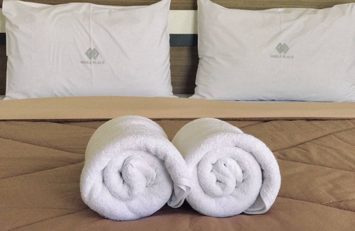 Chom Thong Hotel | Smile Place