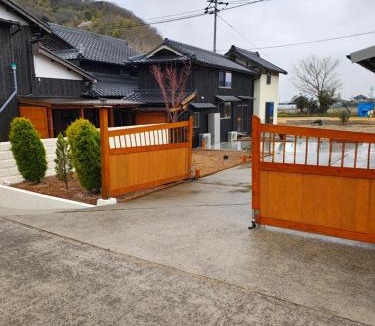 Setouchi Apartment | Smith 夫婦