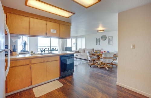 Smith River Cottage | Smith River Vintage Cabin: Oceanfront Deck + Views