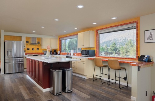 Terrebonne House | Smith Rock Base Camp - 2 BDR Stunner for 6, Steps from Smith Rock State Park!