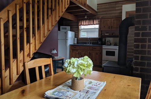 Scotsburn Cabin | Smith Rock Chalets & Retreat