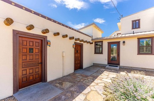 Terrebonne House | Smith Rock Retreat: TWO UNITS IN ONE LISTING!
