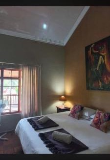 Oudtshoorn Hotel | Smitswinkelaccommodation and backpackers