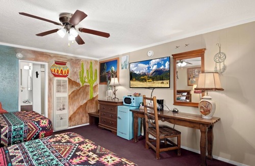 Glencoe Hotel | Smokey Bear Motel