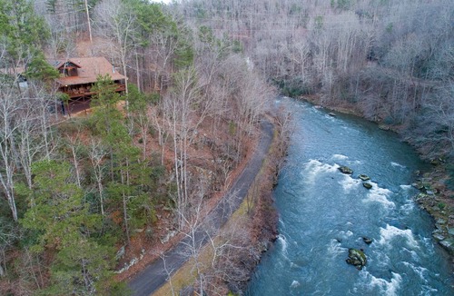 Whittier Cottage | Smokey Mountain River Retreat