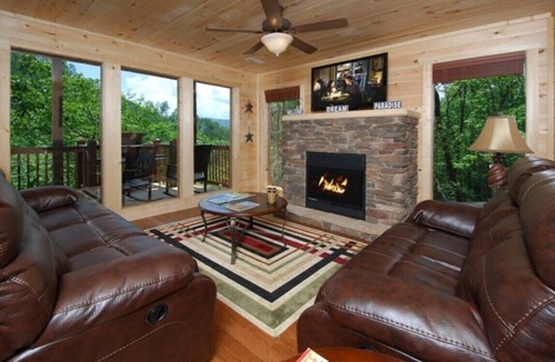 Pigeon Forge Cabin | Smoky's Summit by RedAwning