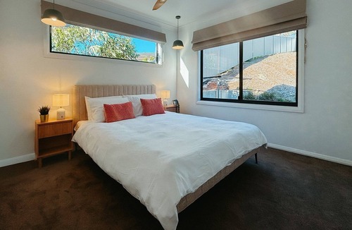 Merimbula Cabin | Snapper Hideaway - Pet Friendly