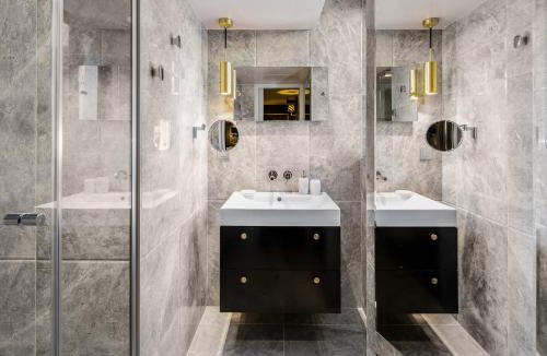 Les Halles Hotel | Snob Hotel