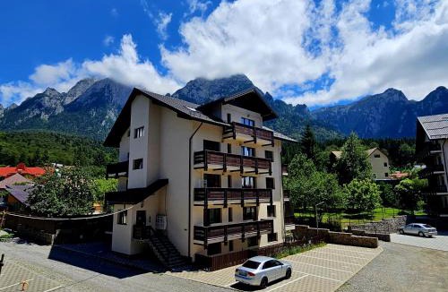 Busteni Apartment | Snow Apartament