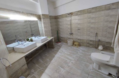 Loralai District Hotel | Snow Crest Lodges