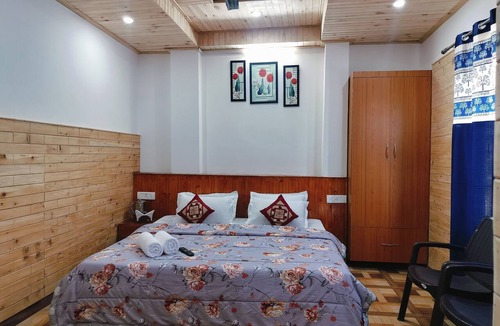 Dalhousie Hotel | Snow Mount View