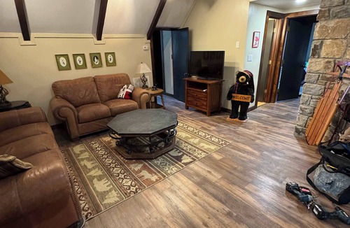 Charter Hills Ski Chalet | Snow & Sun Chalet w/transferable club membership