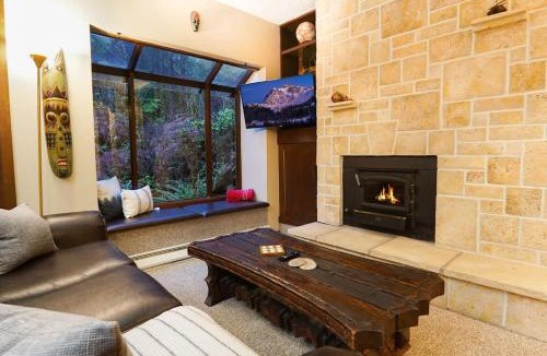 Glacier House | Snowater Nook