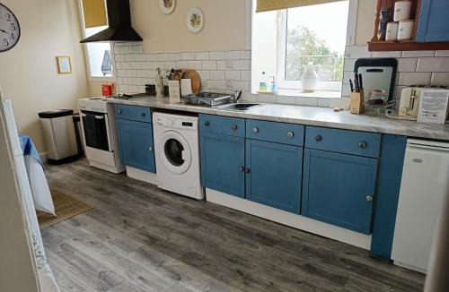 Arnol House | Snowberry Cottage