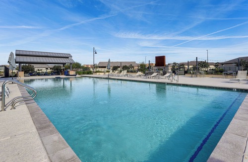 Gilbert House | Snowbird Escape w/Pool, 7 Mi to Dtwn Gilbert!