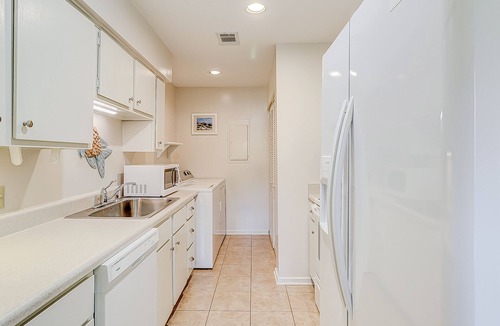Sea Pines Villa | Snowbird-Friendly Condo with Golf View, Patio, Shared Pool/Tennis, A/C, WiFi