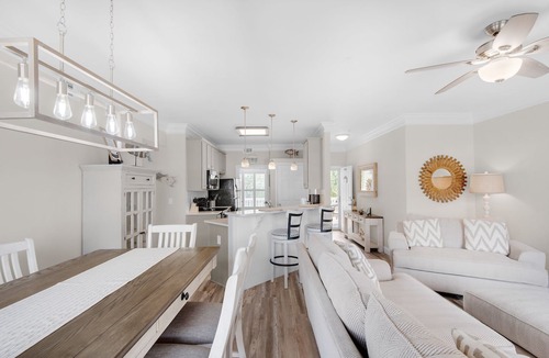 Holiday Isle Condo | Snowbird Special Jan Feb! 🌊Canal View~pools~Walk2Beach~2BR Sandpiper Cove 4114