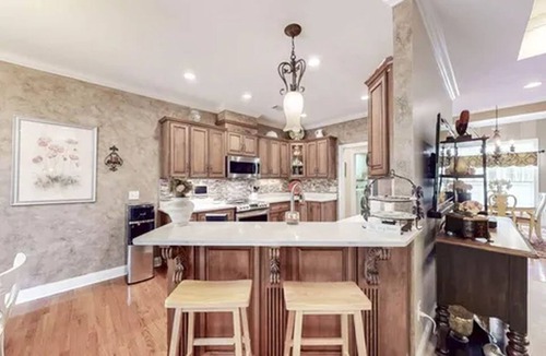 Langley House | SNOWBIRDS DELIGHT! 2 golf courses in Community - 18 & 9 hole. Escape the COLD