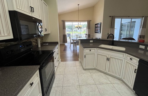 Brooksville House | Snowbirds Welcome! - Glen Lakes Golf Community Home w/Pond Views, Clubhouse, Pool, Tennis!