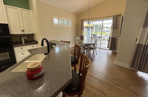 Brooksville House | Snowbirds Welcome! - Glen Lakes Golf Community Home w/Pond Views, Clubhouse, Pool, Tennis!