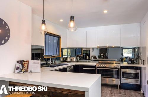 Thredbo Ski Chalet | Snowbound Chalet 3
