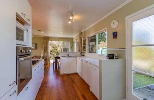 Rangataua Cottage | Snowcano Cottage - Rangataua Holiday Home