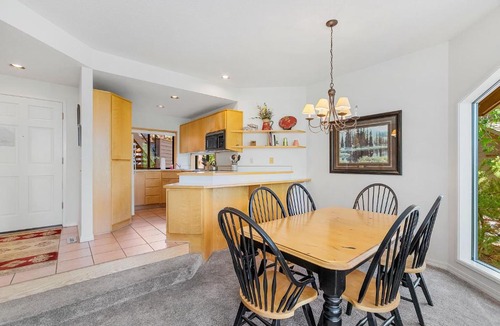 Century West Apartment | Snowcap Escape at Mount Bachelor Village Resort with Pool and Hot Tub