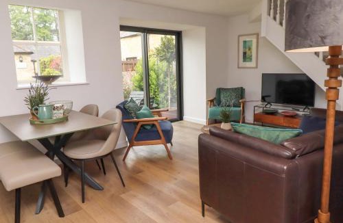 Guyzance House | Snowdrop Cottage