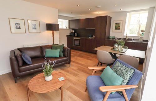 Guyzance House | Snowdrop Cottage