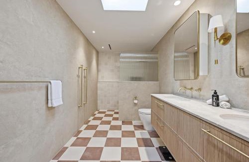 Canobolas House | Snowline - Ultimate Getaway, Pool, Spa & Tennis