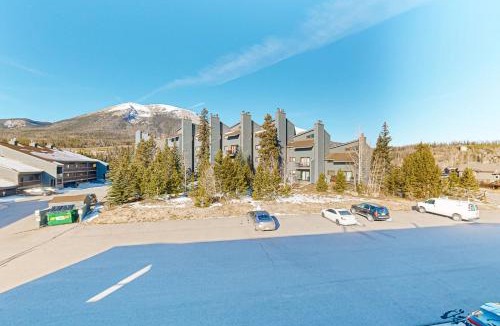 Wildernest Apartment | Snowscape Modern Mountain Retreat