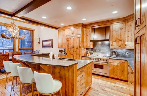 Copper Mountain House | Snowy Pines at Copper: Walk To Lift, Private Hot Tub, Pet Friendly, Elevator