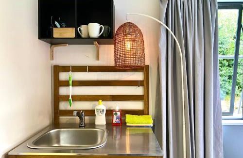 Dunedin Apartment | Snug-as-a-Bug Sleep House