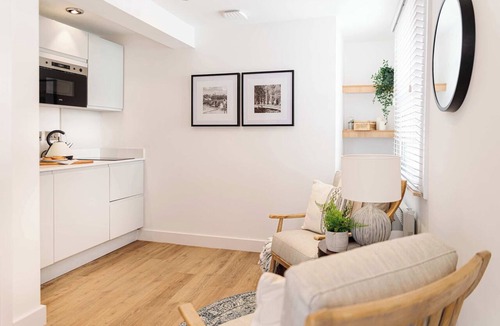 Chester Apartment | Snug Cuppin Street Apartment