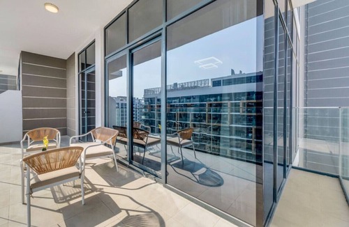 Nad Al Sheba Apartment | Snug One-Bedroom Oasis