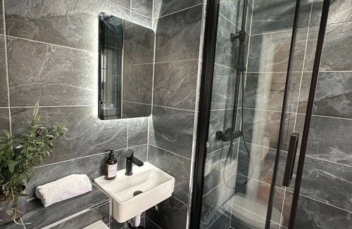 Camden Town Apartment | Snug studio flat in Camden