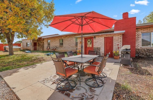 Winona House | So much Fun! Spacious Home with Amenities Galore! Pool Table, Hot-Tub, Poker