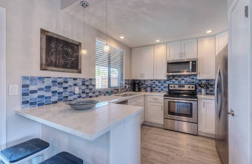 Deer Valley House | So Private! Home with FREE heated pool! by SPJ Hosting