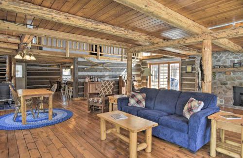 White Lake House | Soak, Relax & Explore! Walk to Wolf River
