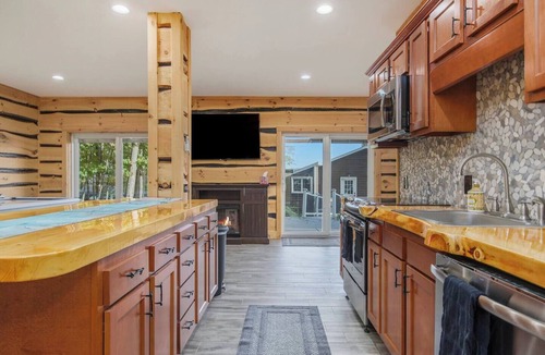 Boyne City House | Soaring Eagle: Main house+Bunkhouse: Lakefront