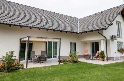 Radovljica Bed & Breakfast | Sobe Meta