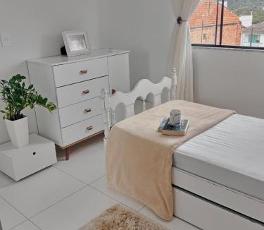Agua Verde House | Sobrado e Conforto, Moderno, Wi-Fi 600Mega, 10 min Vila Germânica, Rota Pomerode