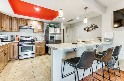 Hawthorne Apartment | SoCal Launchpad: 3BR in Hawthorne, 4 Mi to SoFi!