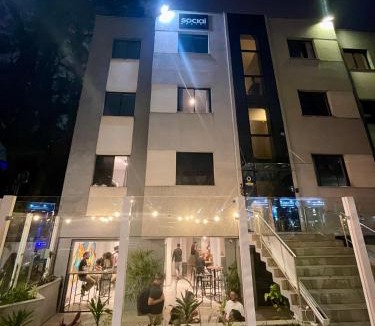 Reboucas Hostel | Social Hostel Café e Bar