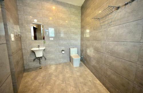 Gunehr Hostel | Social Monkey Hostel Bir