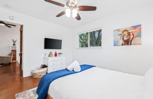 Sweetbriar House | SoCo Oasis Retreat: Relax in Comfort and Style