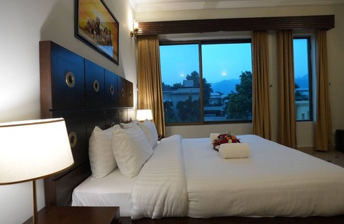 F-7 Sector Hotel | Sofital Hotel Islamabad
