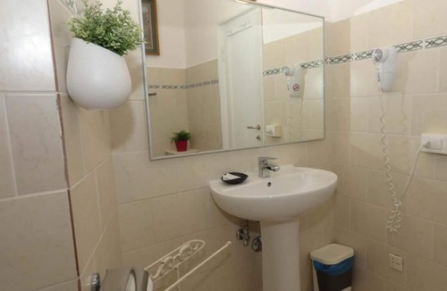 Santa Maria Novella Bed & Breakfast | Soggiorno La Coccinella - Room in the Historical District