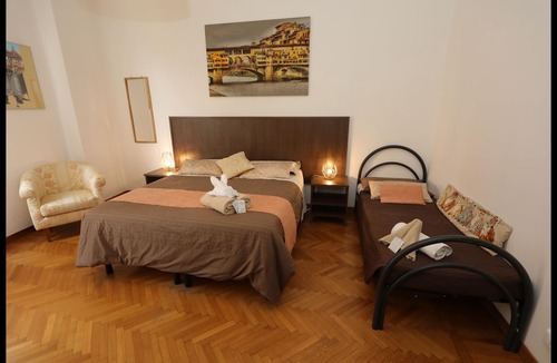Santa Maria Novella Bed & Breakfast | Soggiorno La Coccinella - Room in the Historical District
