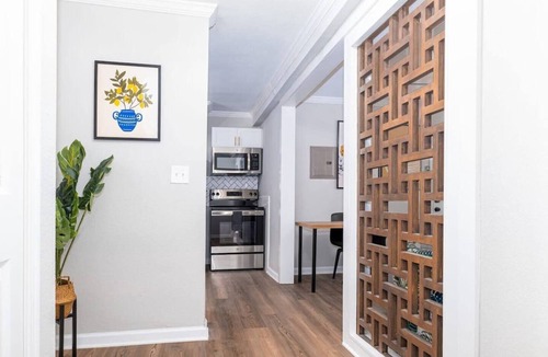 Cottage Line Apartment | Sojourn Beach Front Paradise Cove Suite